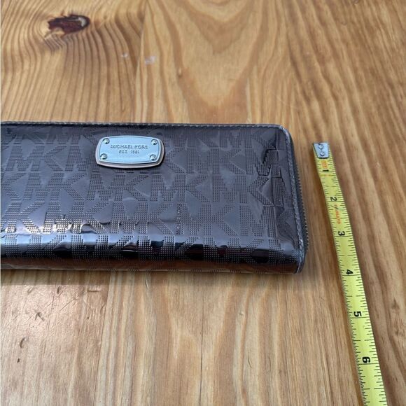 MICHAEL KORS Grayson Metallic Silver Satchel Purse and Matching Wallet - Picture 3 of 16